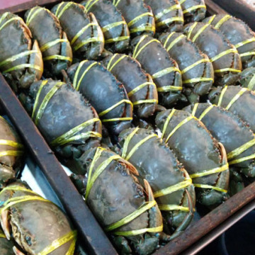 crab in paknam fresh market blogimage